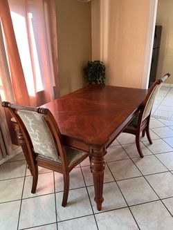 Wooden dinning table - 6 chairs