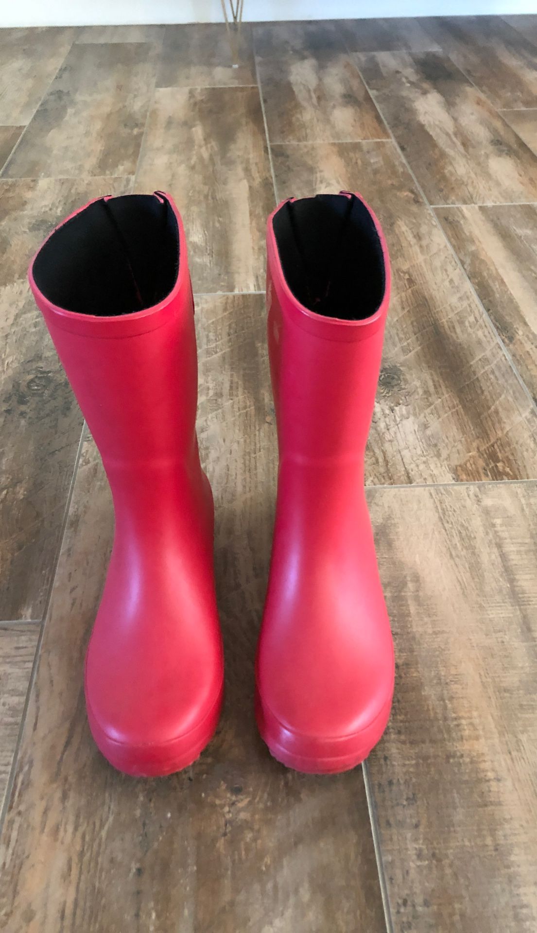 women’s size 7 rain boots