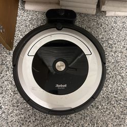 Roomba iRobot Vacuum For Sale ! 
