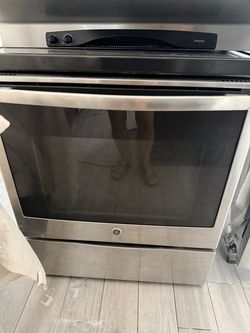 GE Adora Stainless Steel Range with fan