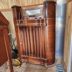 Antique RCA Radio