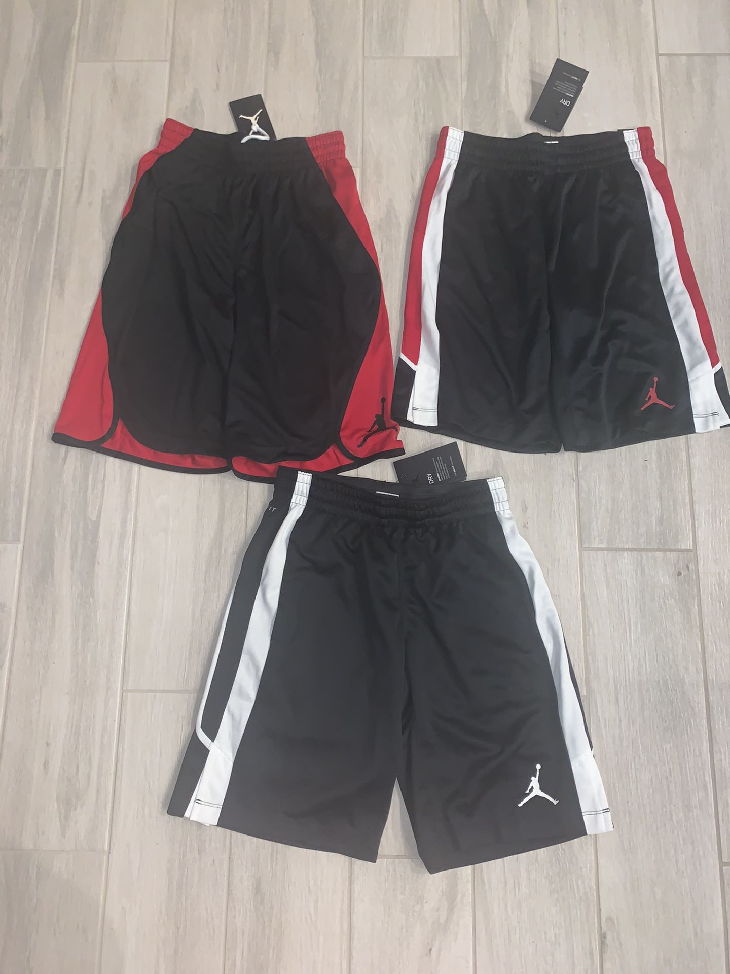 LOT #3 3 NWT MENS SMALL JORDAN SHORTS