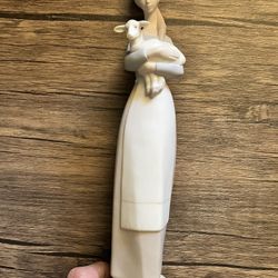 LLADRO Figurine 4505 "Girl with Lamb”