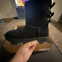 Black Uggs 