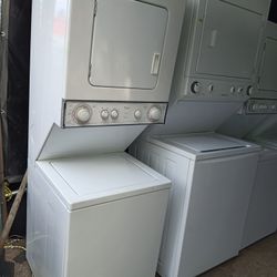 24 W Whirlpool Washer And Dryer Stackable Both Works Good 