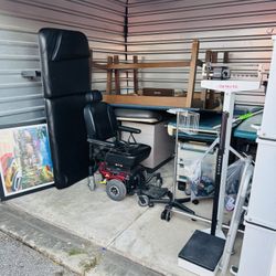 Complete Medical Office Equipment Lot – Exam Tables, Power Chair, Scale, Hoyer Lift & More