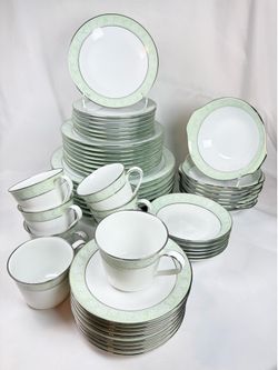 NORITAKE “vienne” Japan 54pcs set ( MAKE AN OFFER)