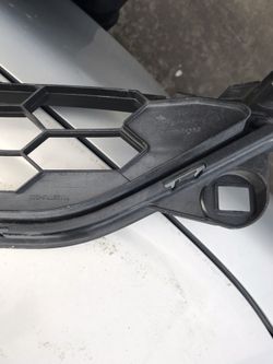 2016 Honda HR-V lower bumper grill 25k Mile