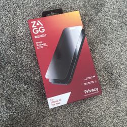 Zagg Privacy Screen Protector iPhone 15 Pro Max 