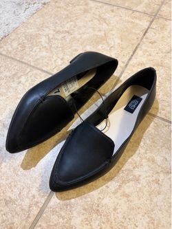 Brand New Women’s Black Flats