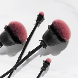 New Wet n Wild Rebel Rose Duo Brush Set Limited Edition Goth