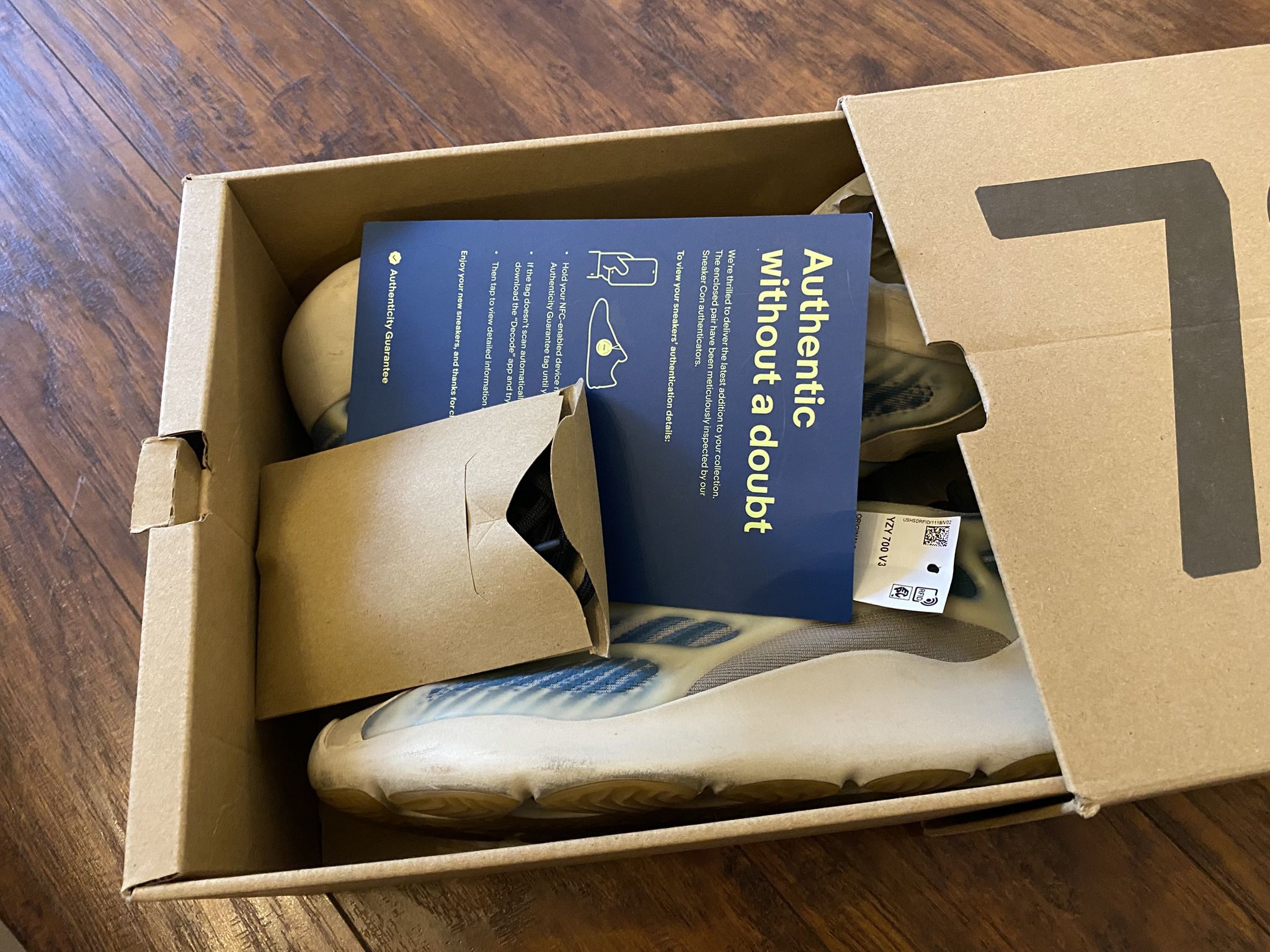 adidas Yeezy 700 V3 Kyanite Men's Sneakers US Size 8..