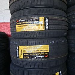 Vendo Un Set De Llantas Nuevas  HEADWAY  225 /40R18 Instaladas Y Balansiadas Con 50 0000 Mil Millas De Garantía Las 4