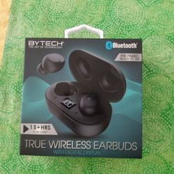 WIRELESS EARBUDS WITH DIGITAL DISPLAY