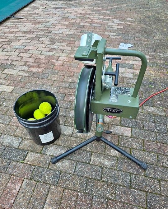 Atec M1 Softball Pitching Machine