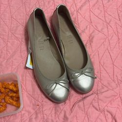 Women’s New Genuine Leather Flats Size 8