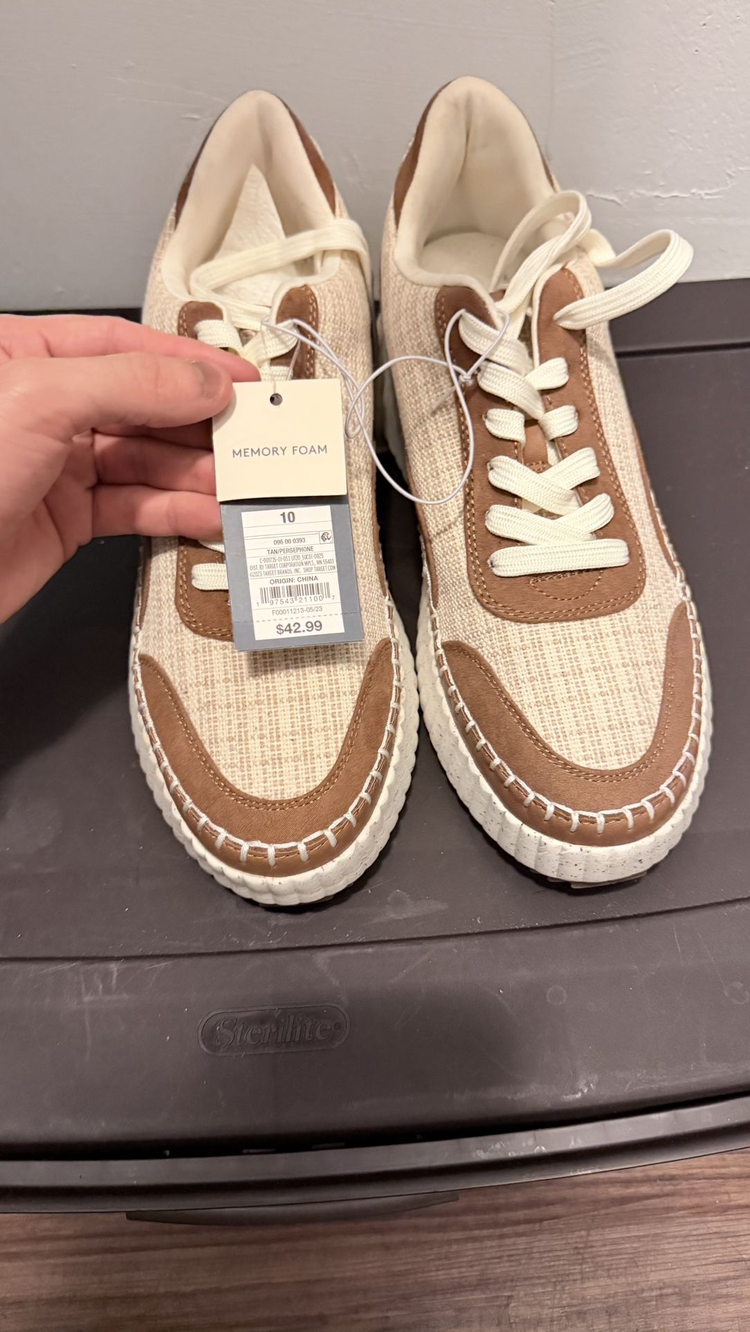 Universal Thread Men shoes size 10