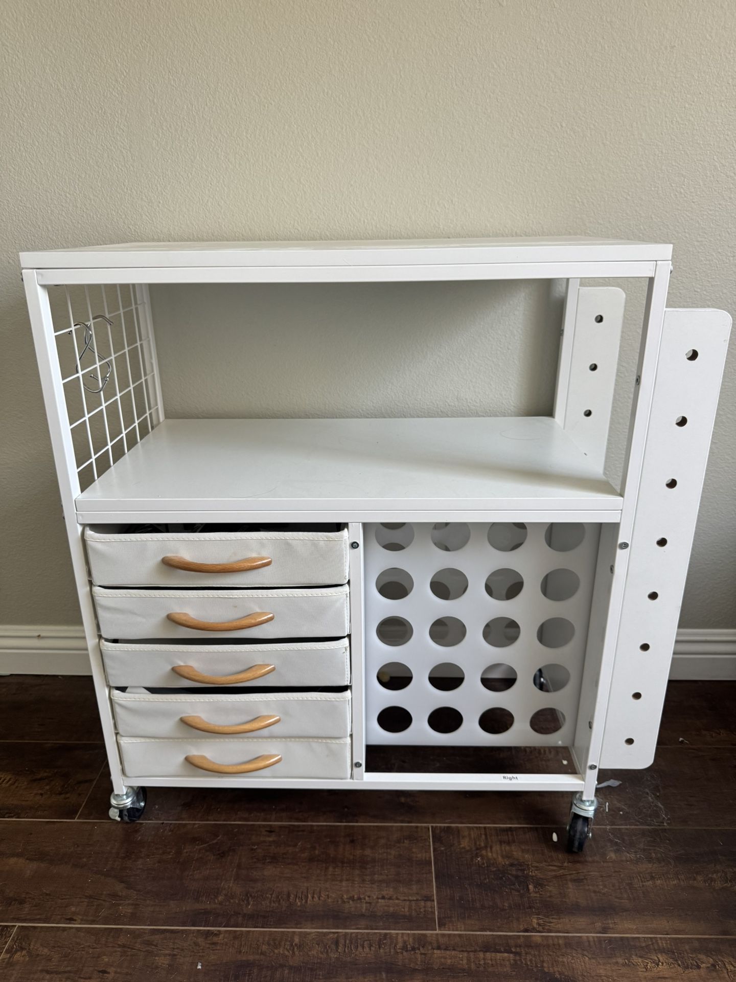 Crafting / Cricut Roller Cart