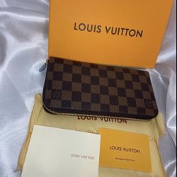 LV Wallet 