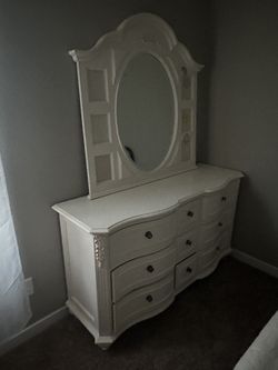 Ivory White French Romantic Vanity Dresser