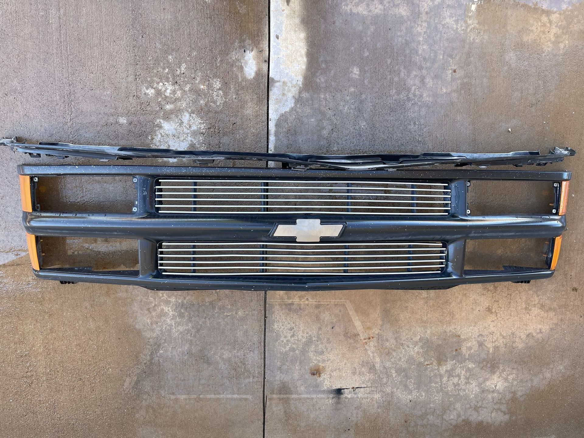 OBS Chevrolet Silverado Grill 