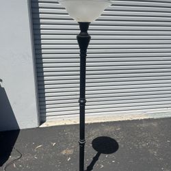 Lamp. Works. Sturdy. 