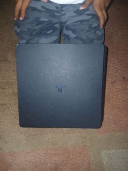 Playstation 4, black