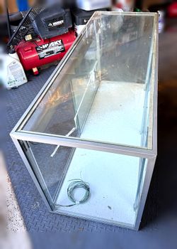 Small Aluminum/Glass Countertop Display Case: AS-IS, Rear Doors Missing