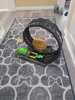 Hot Wheels Monster Trucks Epic Loop Challenge