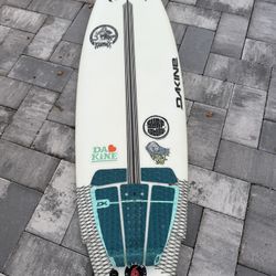 Surfboard 5’7” Klimax USA mint Condition EPS EPOXY