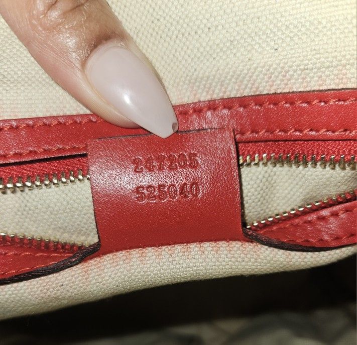 AUTHENTIC GUCCI HANDBAG