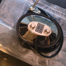 Brand New 2 Way /reverb/tremolo Pedal Attachable Trs