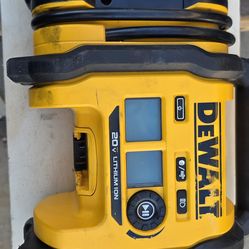 DEWALT dcc020ib 20V MAX Cordless Inflator