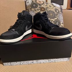 Air Jordan 1 Mid Black Satin 2019 – Men’s Size 9.5