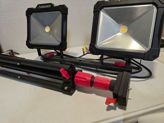 Husky dual lights with stand