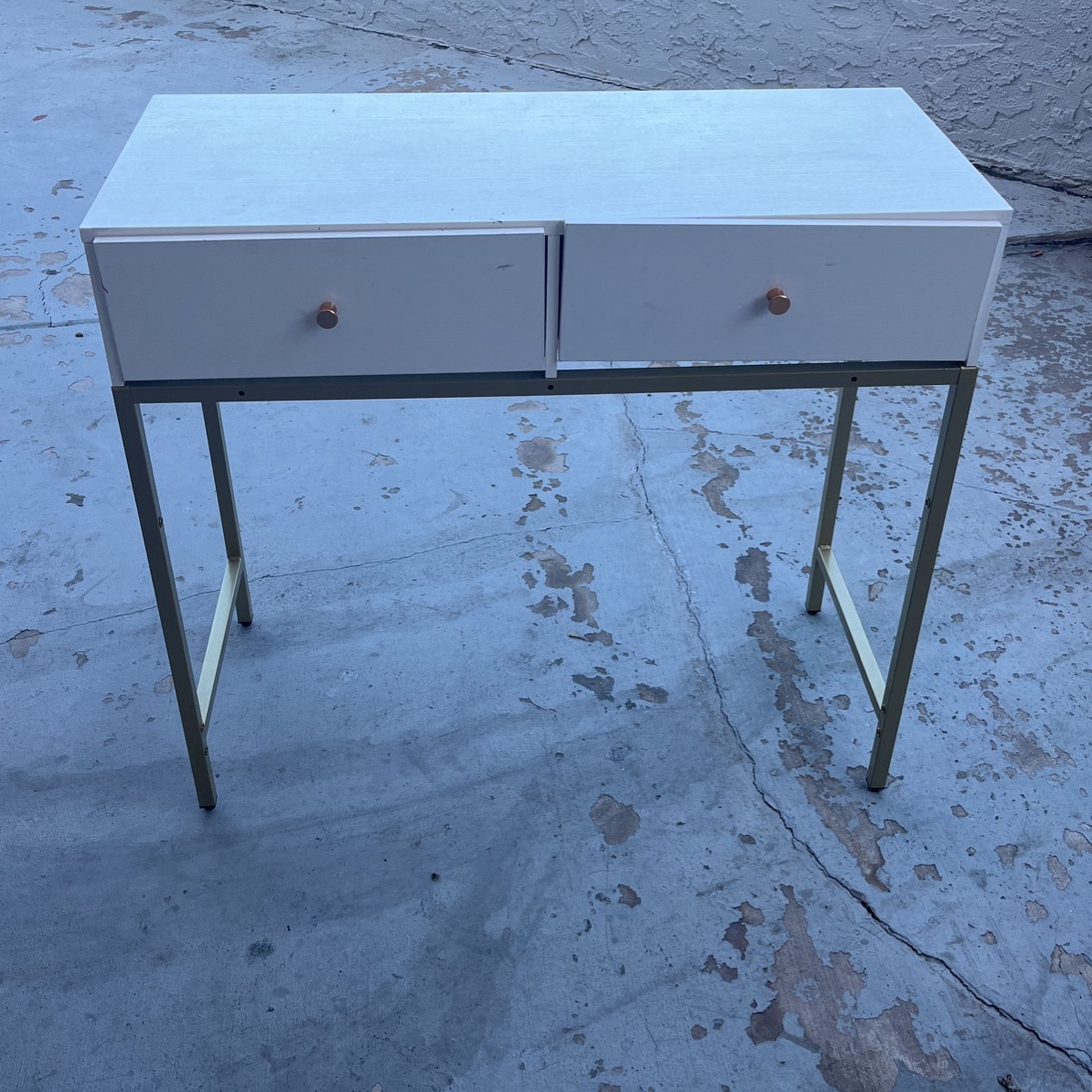 Used Vanity Table for Sale in Mesa, AZ OfferUp