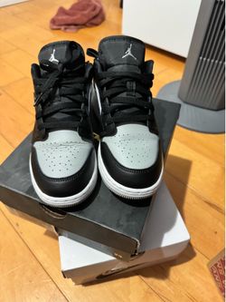 Air Jordan 1 low ( GS ) size 5 youth