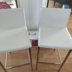 Set of 2 White Retro Barstools