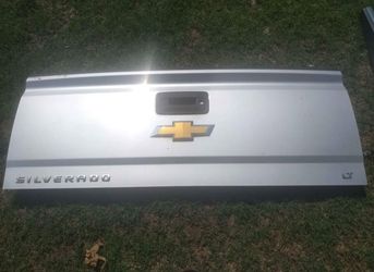 New silver chevy silverado tailgate