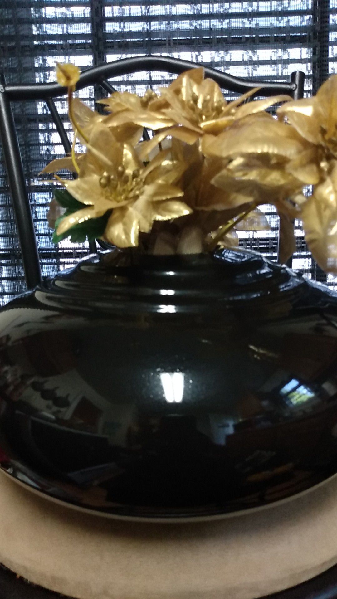 😀$30.00 for both: Black vase gold flowers & black/ gold glitter 17'x 21' picture locations: Solon, Maple, Bedford, Garfield, University, Cleveland.