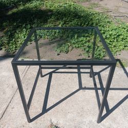 !! Glasstop corner End Table