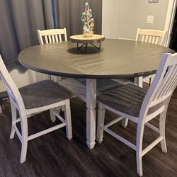 Bolanburg Extendable Counter Height Dining Table and 4 chairs