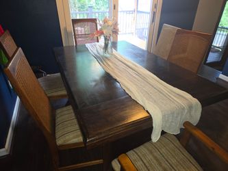 Oak Dining Room Table and Chairs