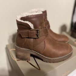Crown Vintage Women Boots 
