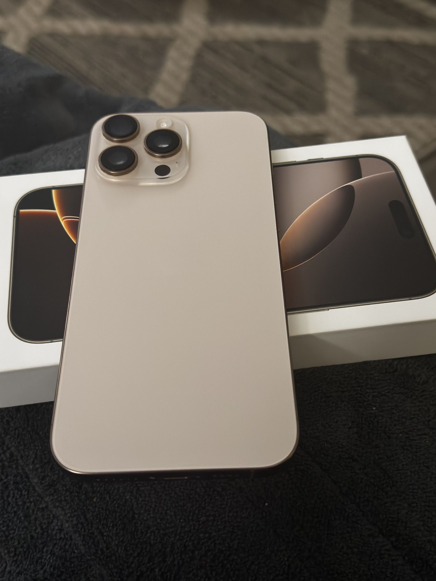 IPHONE 16 PRO MAX 512GBS UNLOCKED FOR ANY CARRIER WORLDWIDE DUAL E SIM MODEL IN MINT CONDITION