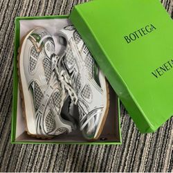 Bottega Veneta Silver Sneakers Size 10