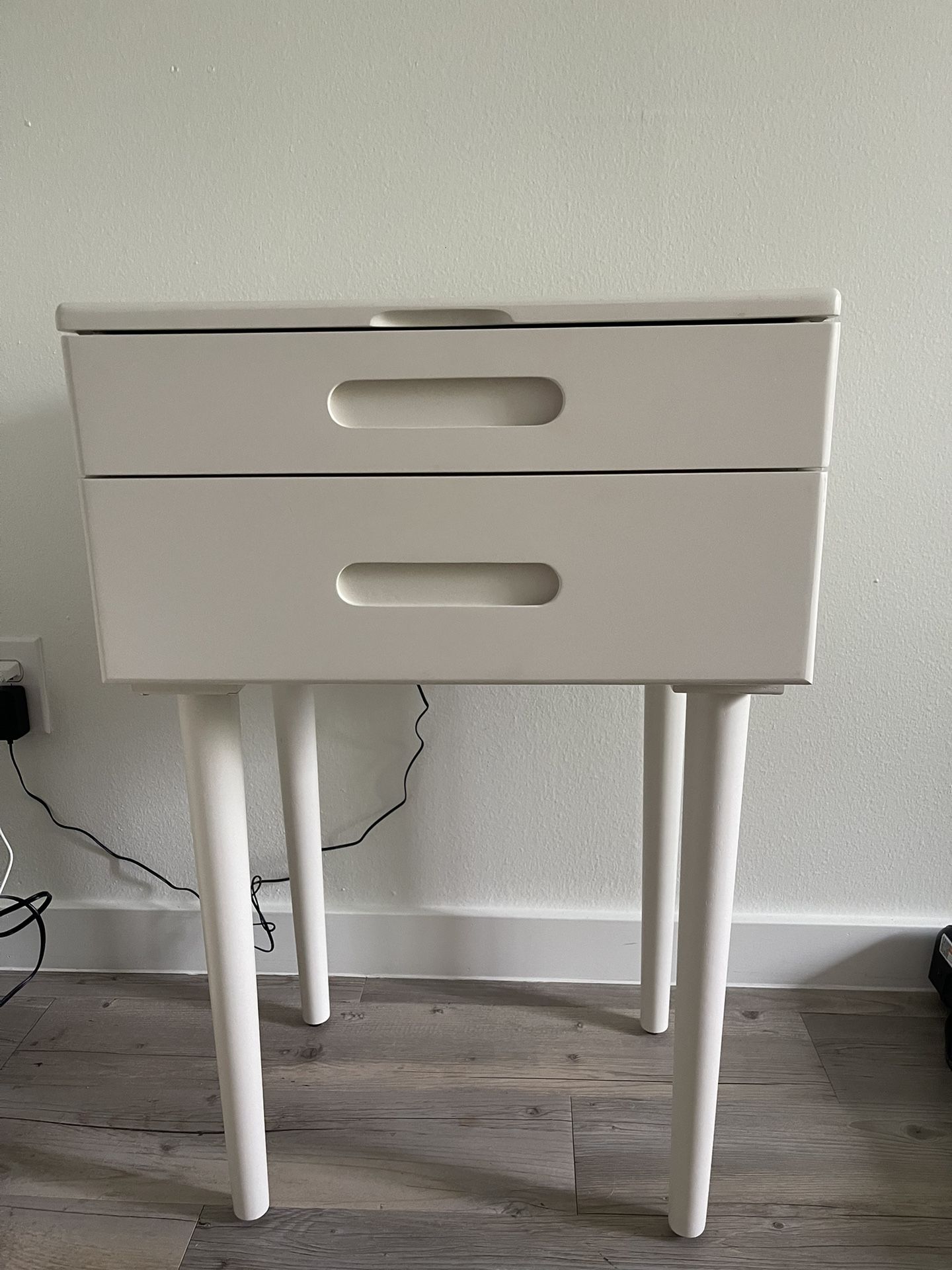 White Vanity With Lighting 3 Settings