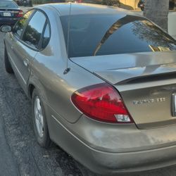 2003 Ford Taurus