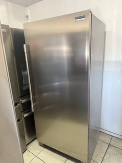 Frigidaire Refrigerator 