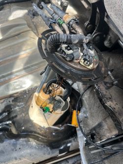 05 tahoe 4.8 fuel pump  Yukon suburban